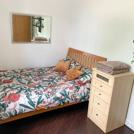 Room In Stratford With Private Bathroom And Parking London Exterior foto