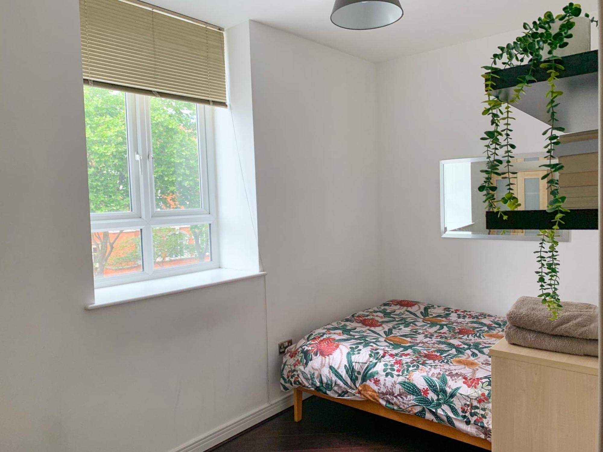 Room In Stratford With Private Bathroom And Parking London Exterior foto